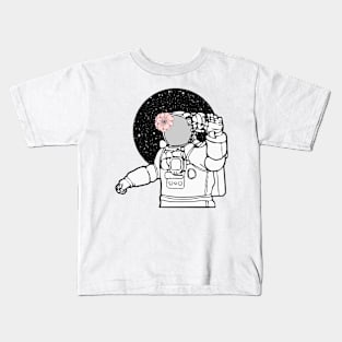 Cute astronaut with flower waving Kids T-Shirt